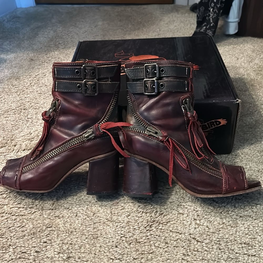 Freebird zombi red boots